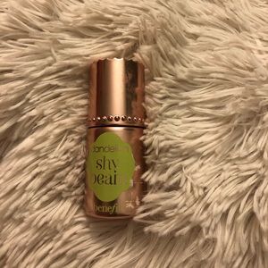 Benefit Dandelion Shy beam liquid illuminator